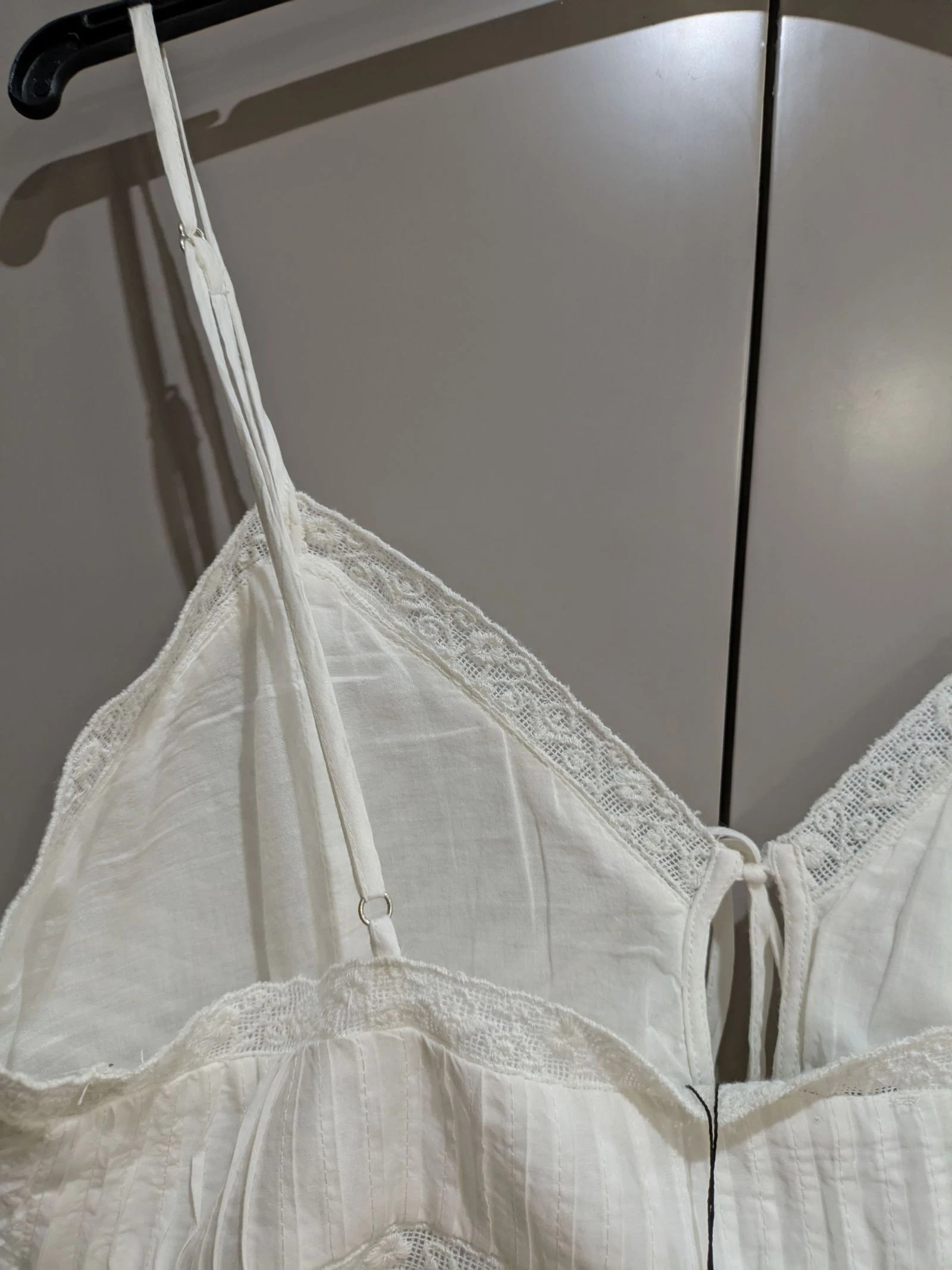 Top Crop Blanco Lencero Estilo Boho con Encaje y Cordones talla L de Zara  – photo 2